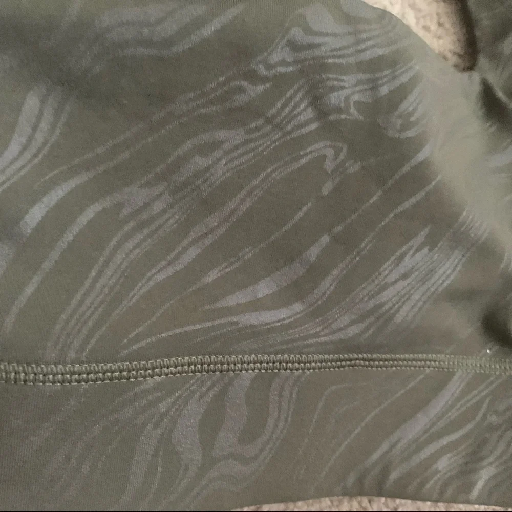 NWOT Fabletics halter sports bra reversible - Picture 2 of 6